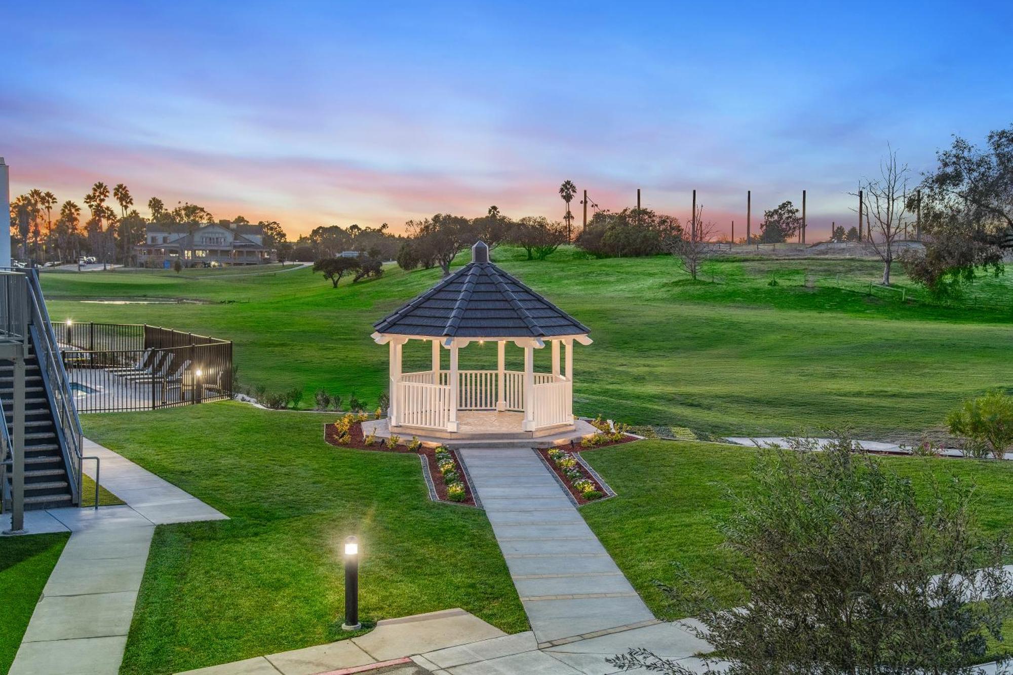 Staybridge Suites Oxnard - River Ridge By Ihg Bagian luar foto