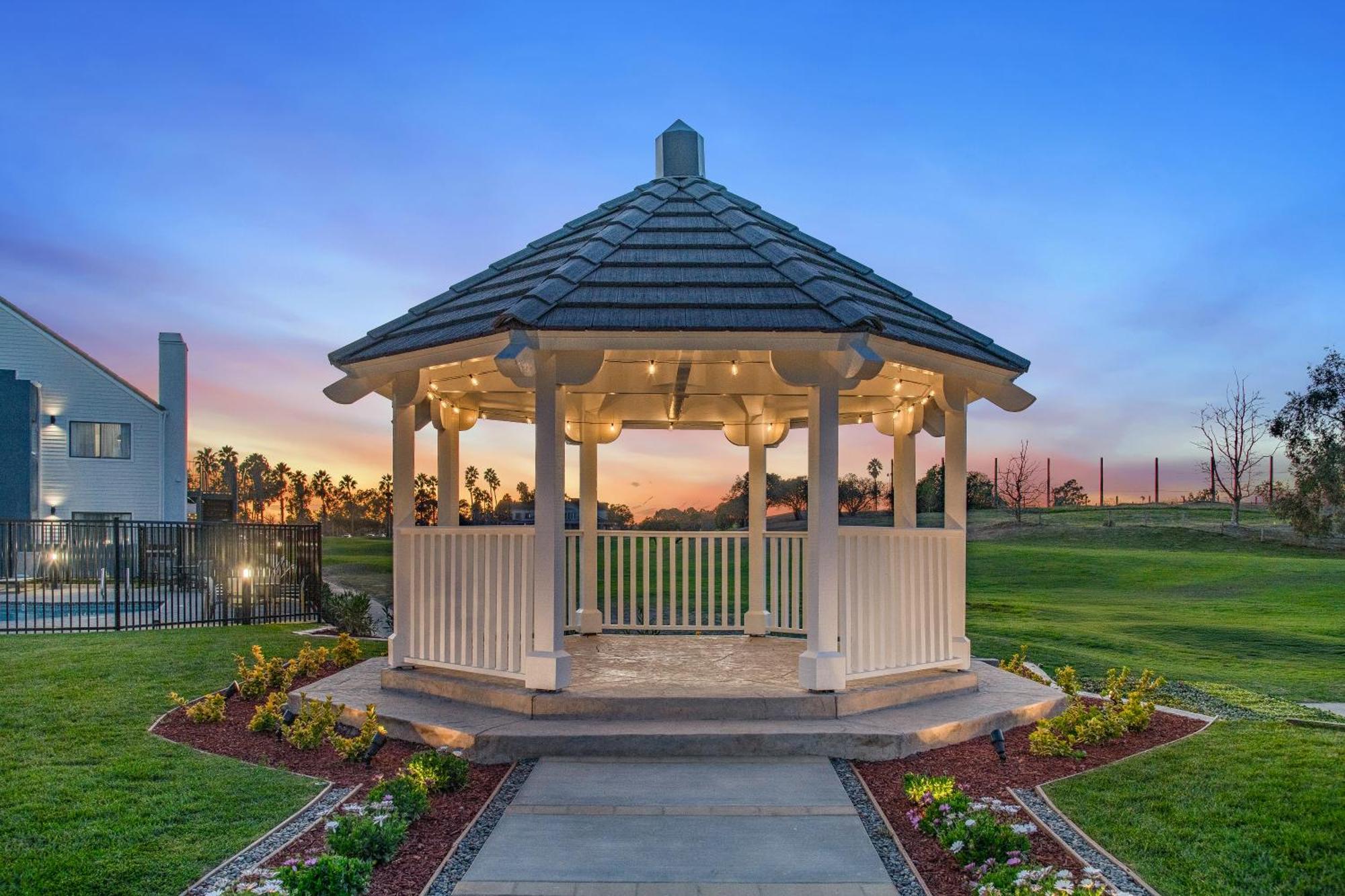 Staybridge Suites Oxnard - River Ridge By Ihg Bagian luar foto