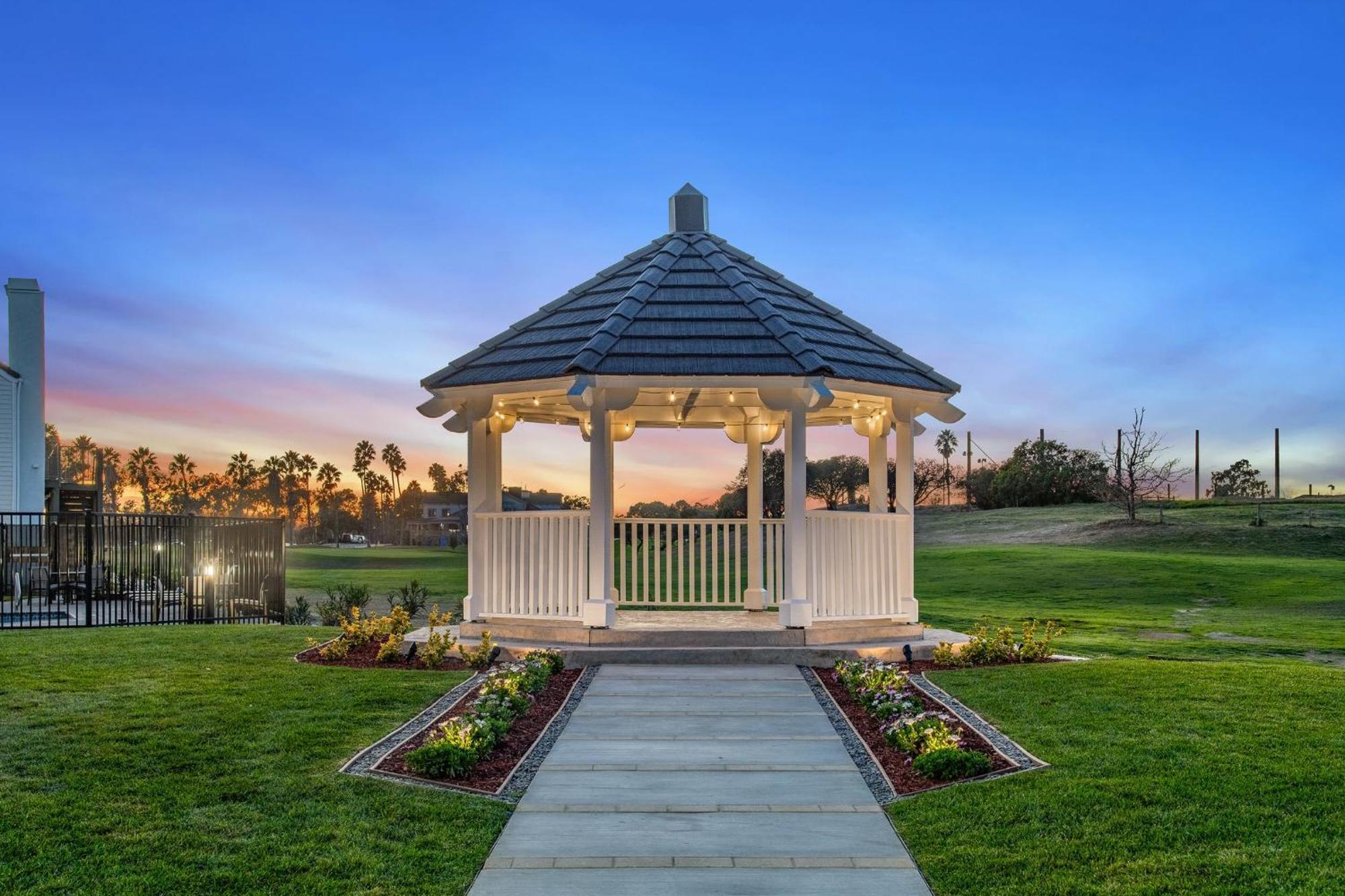 Staybridge Suites Oxnard - River Ridge By Ihg Bagian luar foto