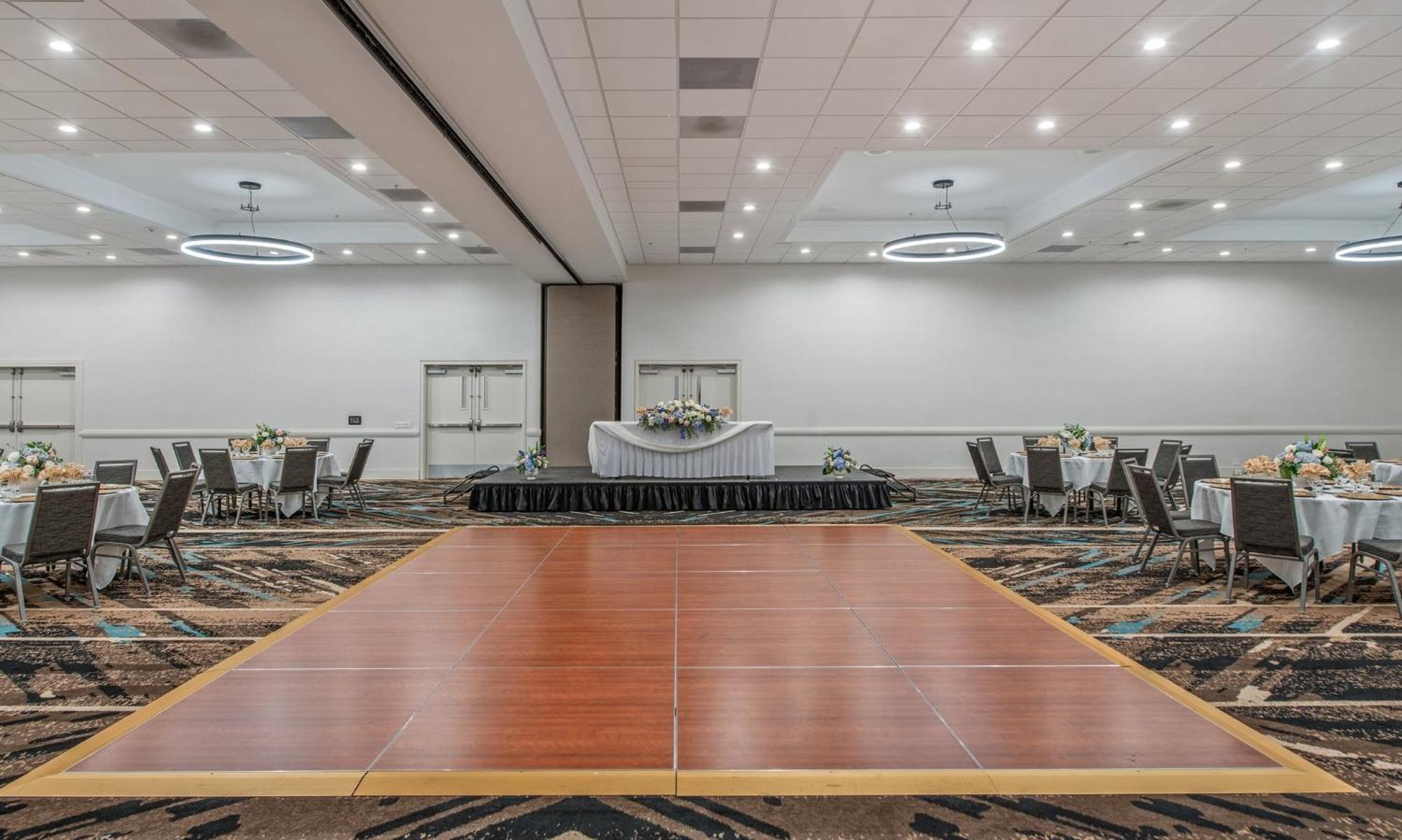 Staybridge Suites Oxnard - River Ridge By Ihg Bagian luar foto