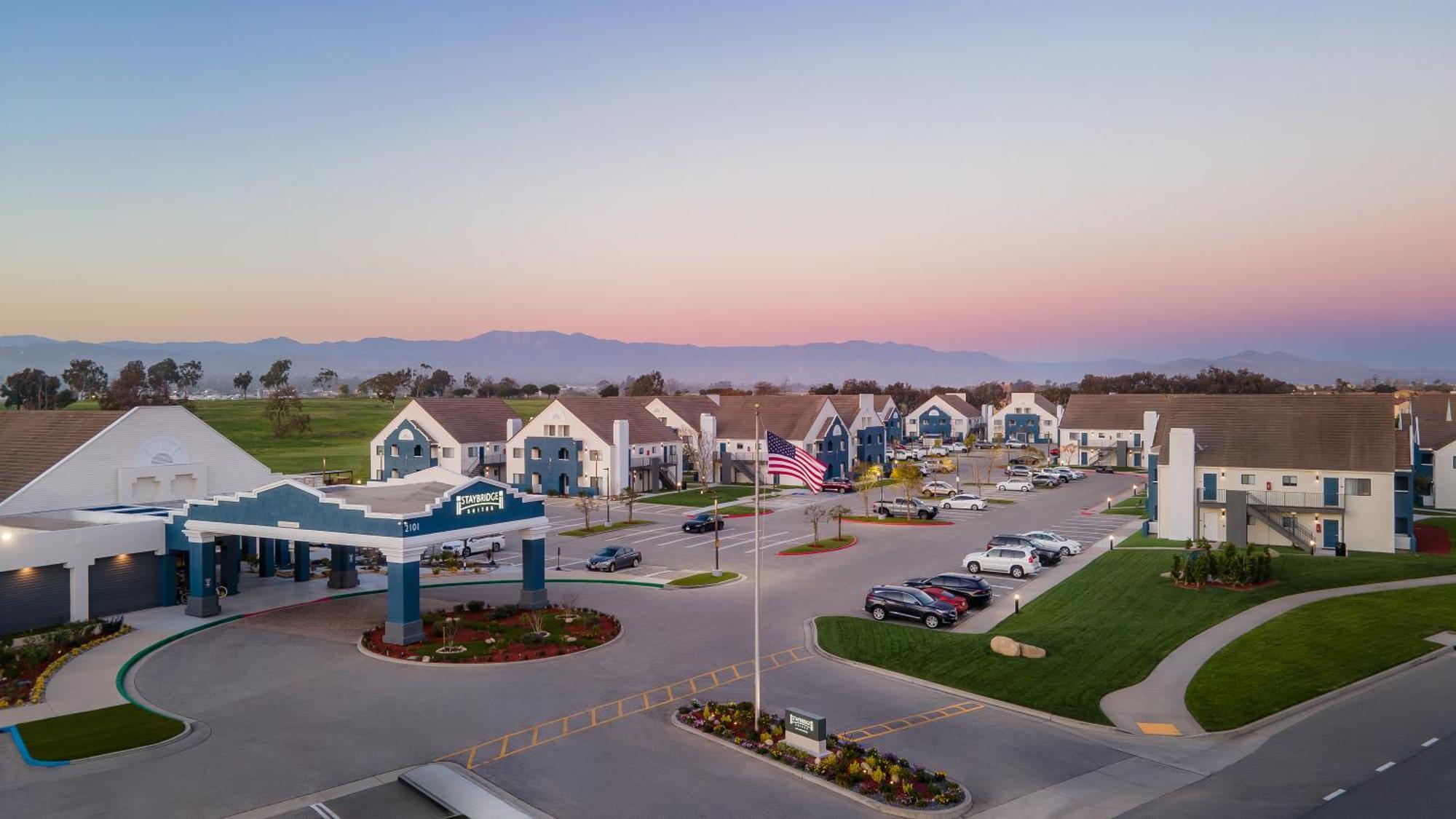 Staybridge Suites Oxnard - River Ridge By Ihg Bagian luar foto